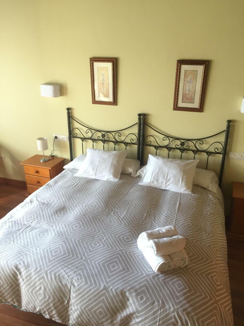 Apartamentos Rurales Azabache 比利亚维西奥萨 外观 照片
